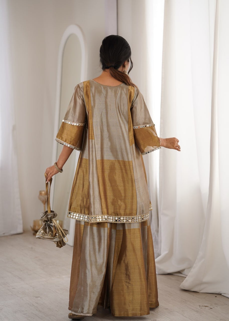Classic Two-Tone Kurta Set With Batwa
