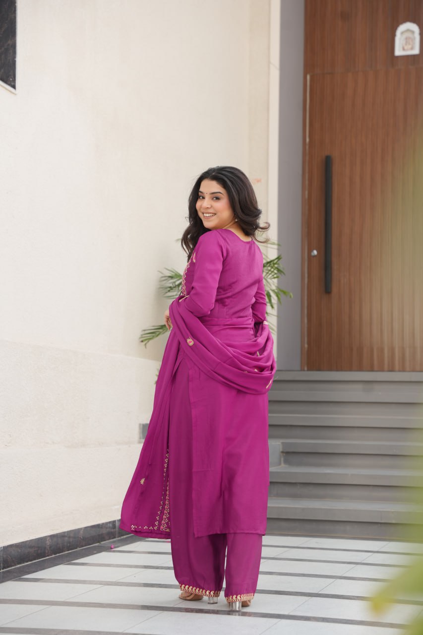 Classic Multi Thread Embroidered Festive Fit