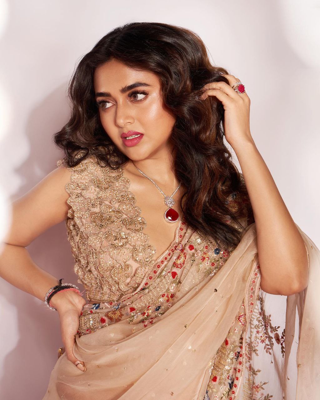 Golden glitz sparkling sona saree