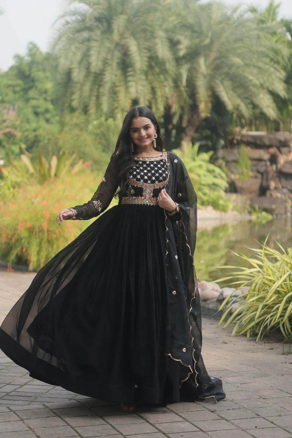 Floral Elegance: Embroidered Kurti Dupatta Set