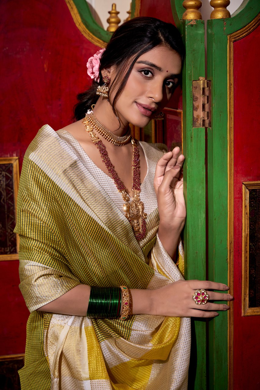 Green jacquard chex saree with zari weaving work blouse