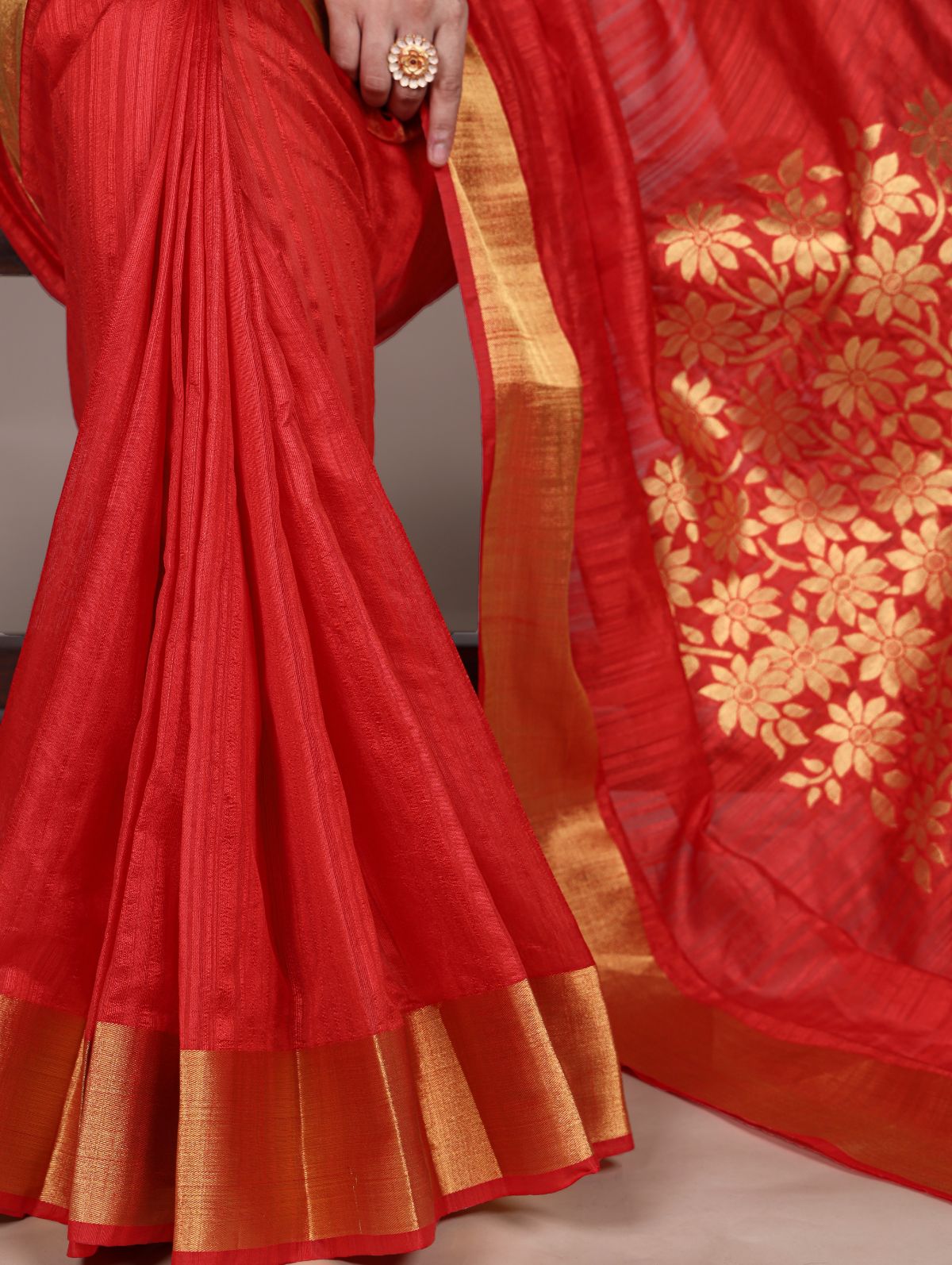 Red raw silk zari weaving saree with unstitched blouse