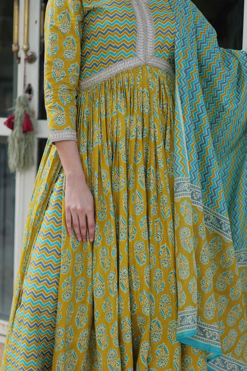 Veenashi Green Pure Cotton Kurti Set