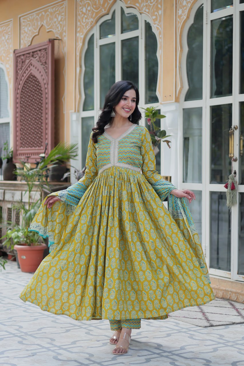 Veenashi Green Pure Cotton Kurti Set