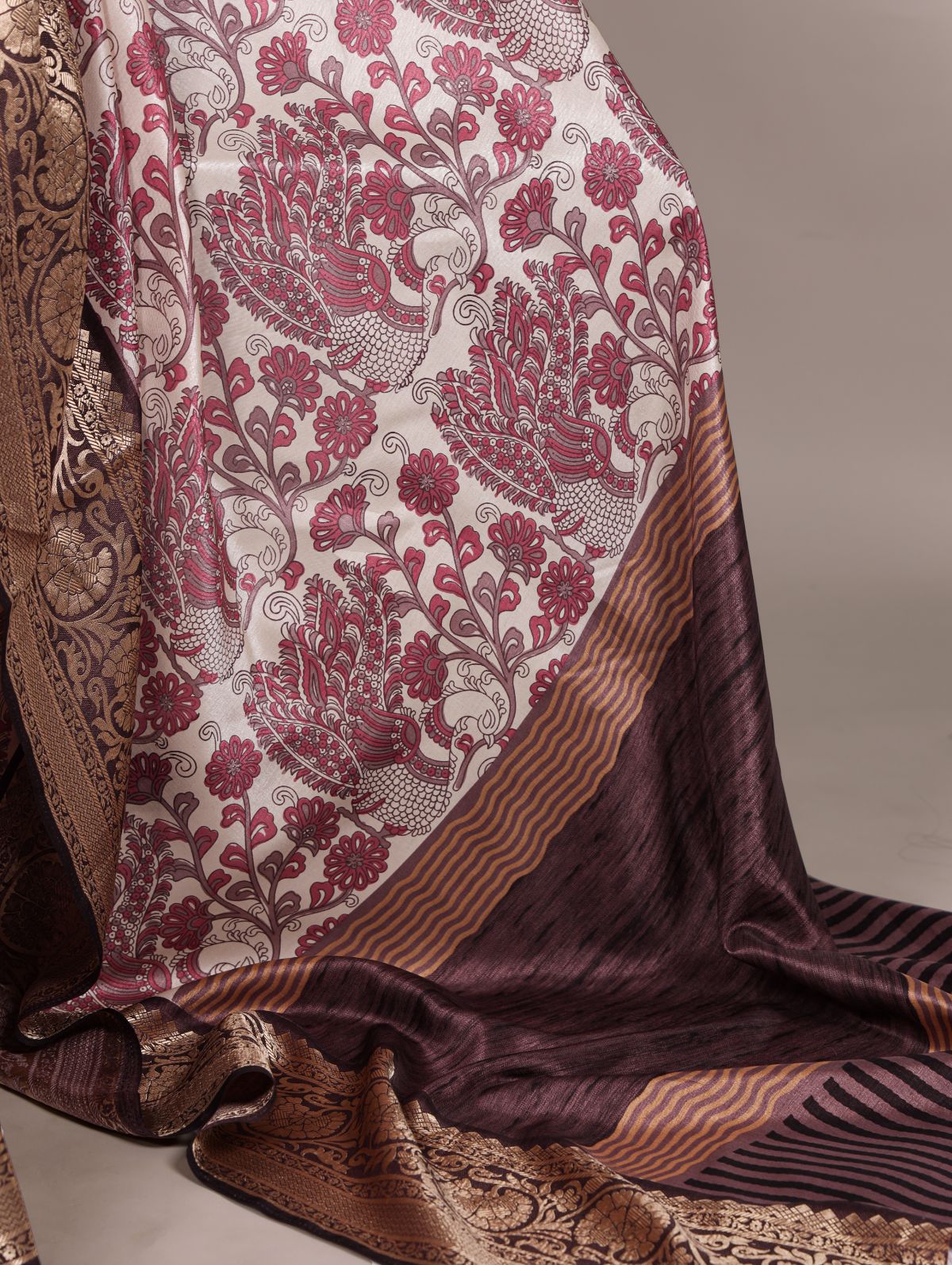 Pink tasar silk printed saree with viscose border and blouse