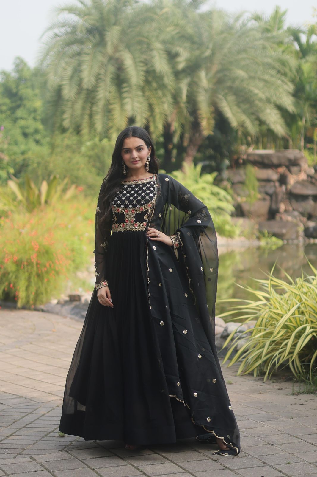 Floral Elegance: Embroidered Kurti Dupatta Set