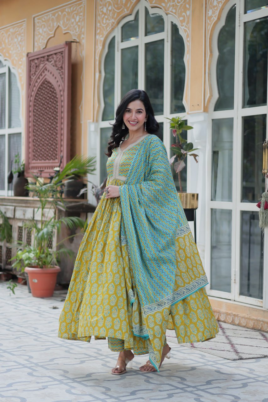 Veenashi Green Pure Cotton Kurti Set