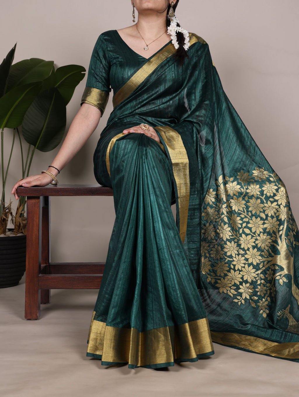 Green raw silk zari weaving saree with unstitched blouse