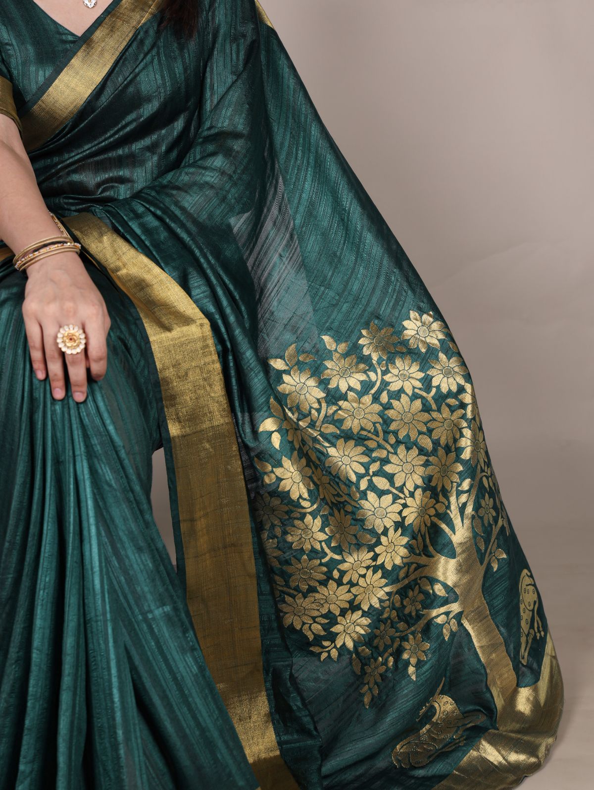 Green raw silk zari weaving saree with unstitched blouse