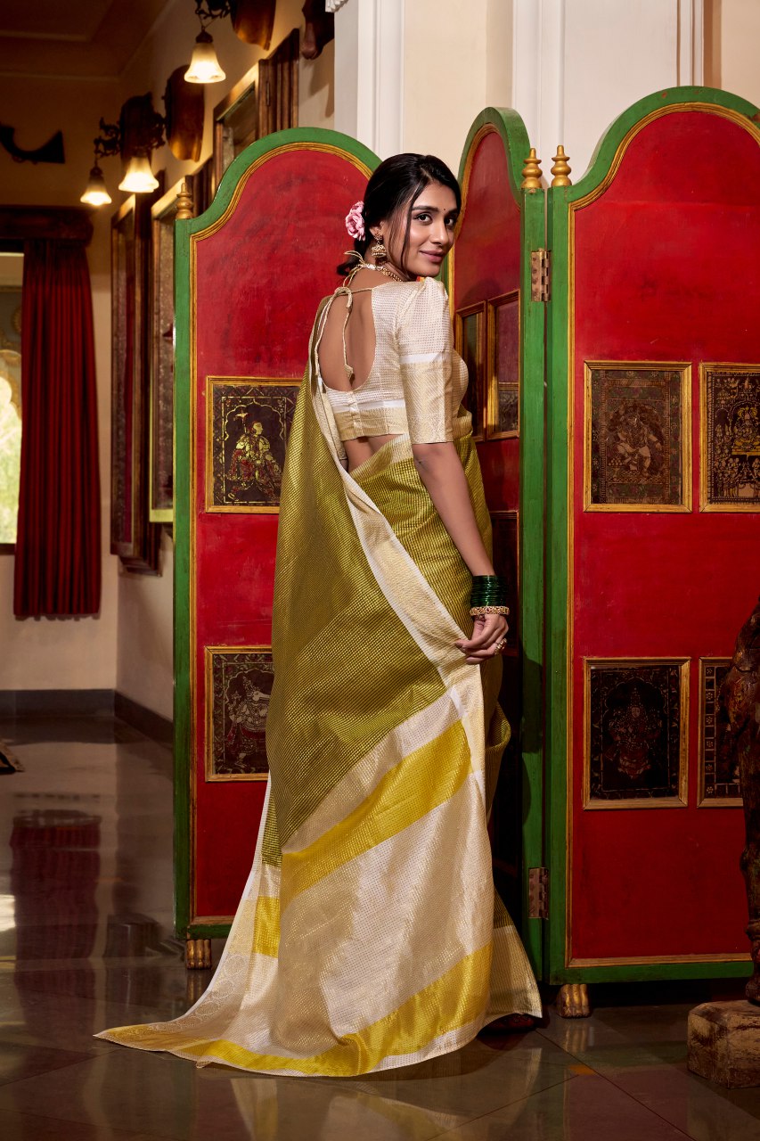Green jacquard chex saree with zari weaving work blouse