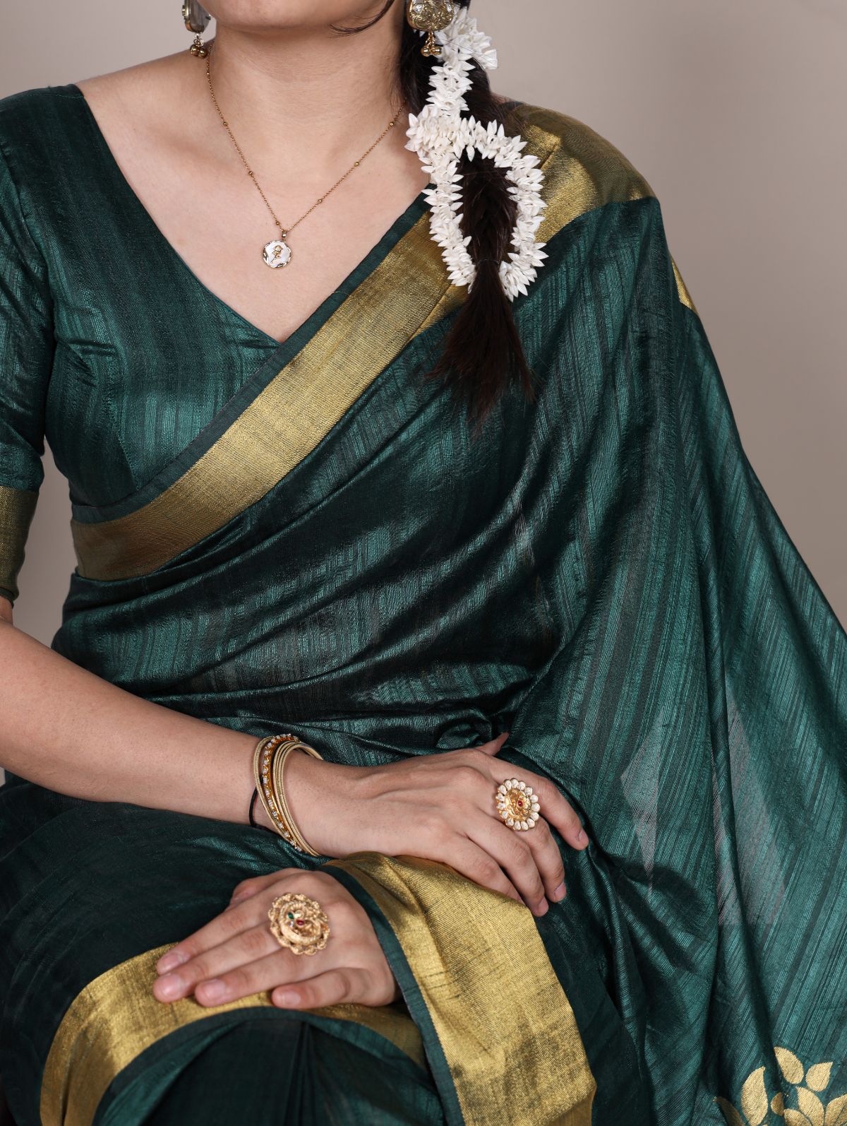 Green raw silk zari weaving saree with unstitched blouse