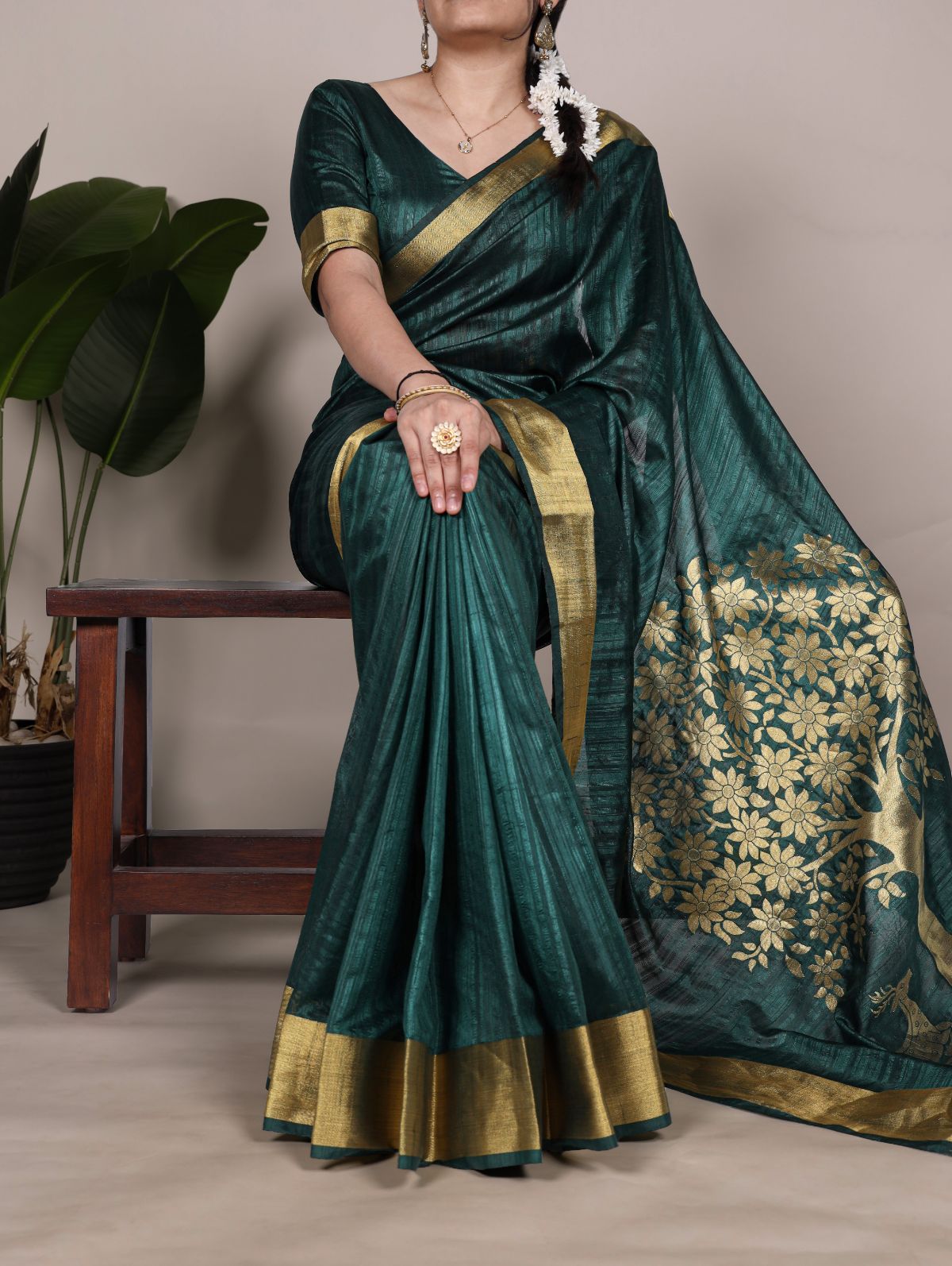 Green raw silk zari weaving saree with unstitched blouse