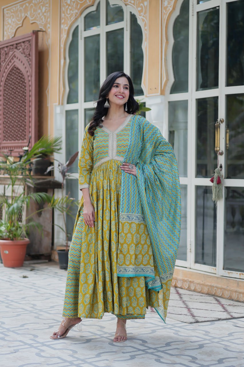 Veenashi Green Pure Cotton Kurti Set